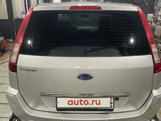 2011 Ford Fusion I Рестайлинг, серебристый, 545000 рублей, вид 4