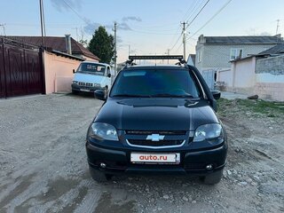 2017 Chevrolet Niva I Рестайлинг, чёрный, 900000 рублей, вид 1