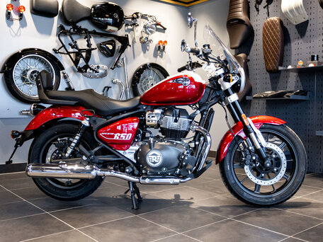 2026 Royal Enfield Super Meteor, пурпурный, 792000 рублей, вид 1