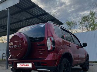 2011 Chevrolet Niva I Рестайлинг, красный, 580000 рублей, вид 4