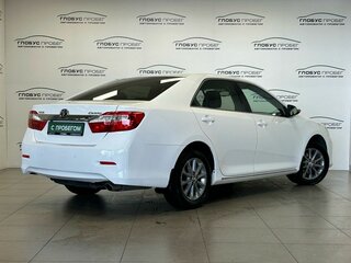 2013 Toyota Camry VII (XV50), белый, 1550000 рублей, вид 2