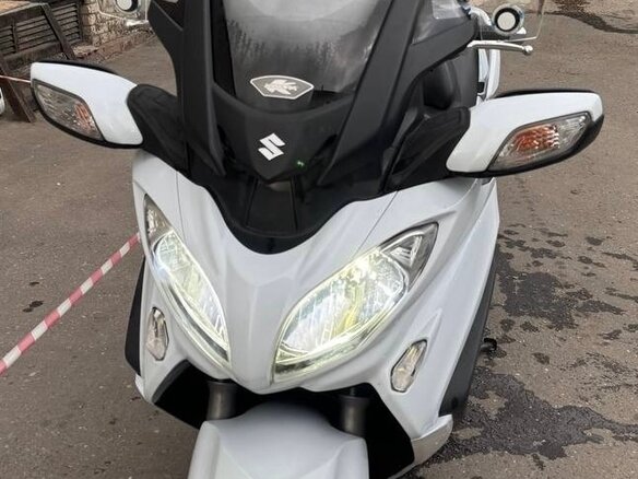 2013 Suzuki Burgman (SkyWave) 650, белый, 550000 рублей