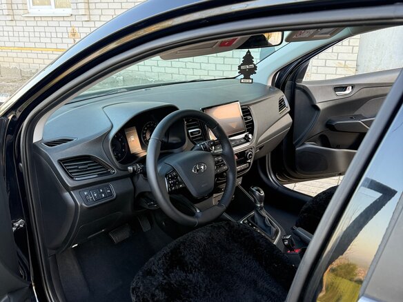 2021 Hyundai Solaris II Рестайлинг, чёрный, 1720000 рублей - вид 6