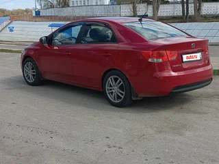 2013 Kia Cerato 6-speed II, красный, 750000 рублей, вид 4
