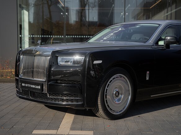 2026 Rolls-Royce Phantom Extended VIII Рестайлинг (Series II), чёрный, 86000000 рублей - вид 6