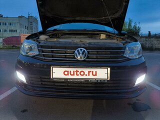 2018 Volkswagen Polo V Рестайлинг, чёрный, 1395000 рублей, вид 2
