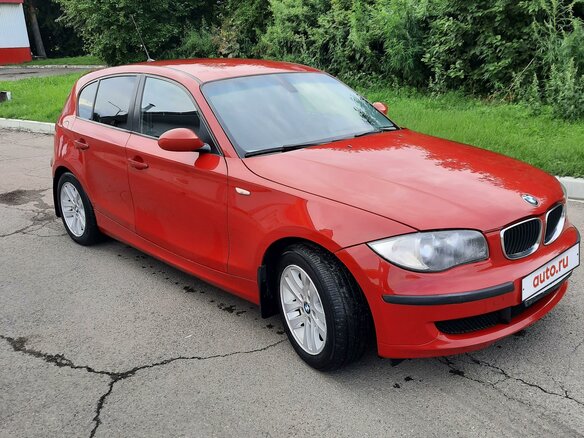 2009 BMW 1 серии 116i I (E81/E82/E87/E88) Рестайлинг, красный, 770000 рублей - вид 2