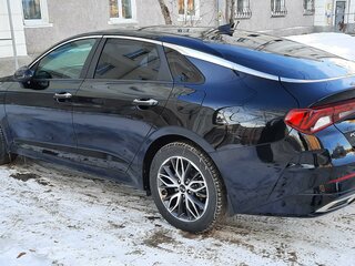 2020 Kia K5 III, чёрный, 3200000 рублей, вид 3