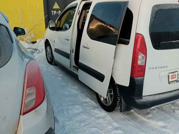 2012 Peugeot Partner II Рестайлинг, белый, 1050000 рублей - вид 1
