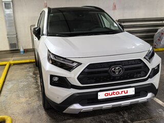 2025 Toyota RAV4 V (XA50), белый, 4450000 рублей, вид 2