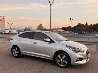 2017 Hyundai Solaris II, серебристый, 1300000 рублей, вид 2