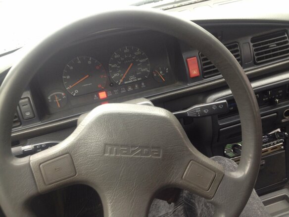 1991 Mazda 626 III (GD), чёрный - вид 3