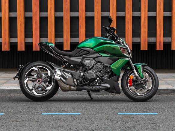 2024 Ducati Diavel V4, зелёный, 9900000 рублей - вид 6