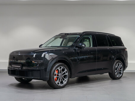 Lynk & Co 900