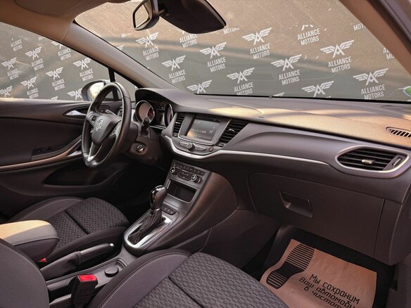 2019 Opel Astra K Рестайлинг, серебристый, 1560000 рублей - вид 24