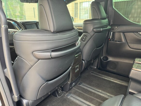 2019 Toyota Alphard III Рестайлинг, чёрный, 4500000 рублей - вид 26