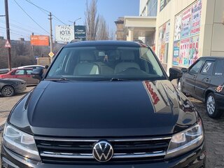 2017 Volkswagen Tiguan Allspace II, чёрный, 2350000 рублей, вид 2