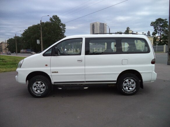 2005 Hyundai H-1 I Рестайлинг, белый - вид 8