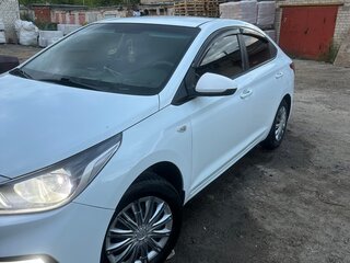 2019 Hyundai Solaris II, белый, 1100000 рублей, вид 3