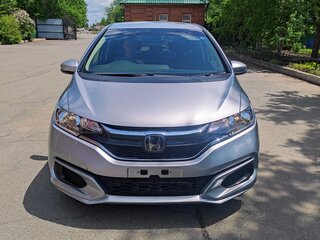 2018 Honda Fit III Рестайлинг, серебристый, 1300000 рублей, вид 1