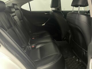 2011 Lexus IS 250 II Рестайлинг 2, белый, 1698000 рублей, вид 4