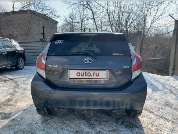 2017 Toyota Aqua I Рестайлинг, серый, 1000000 рублей - вид 4