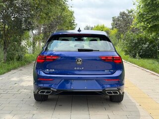 2022 Volkswagen Golf VIII, синий, 1890000 рублей, вид 2