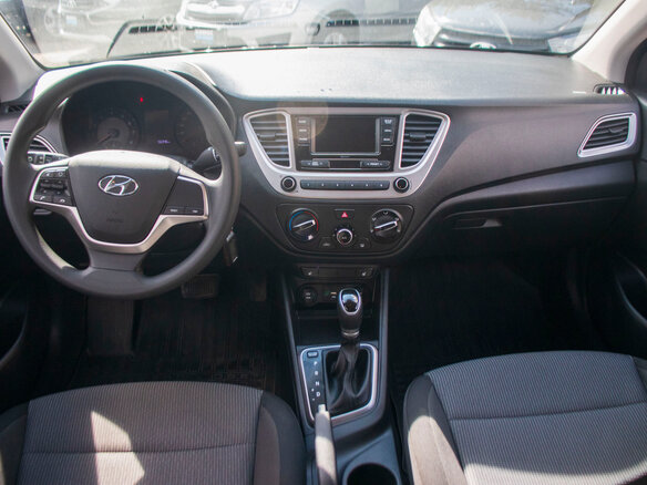 2021 Hyundai Solaris II Рестайлинг, коричневый, 1679000 рублей - вид 11