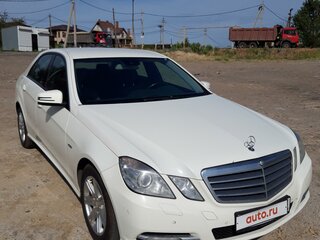 2011 Mercedes-Benz E-Класс 200 7G-Tronic IV (W212, S212, C207), белый, 1750000 рублей, вид 3