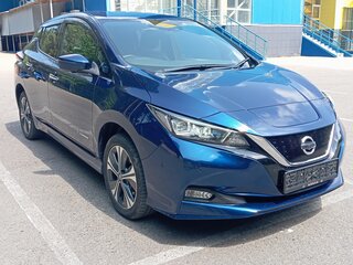 2019 Nissan Leaf II (ZE1), синий, 2299000 рублей, вид 2