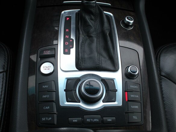 2010 Audi Q7 I (4L) Рестайлинг, белый - вид 9