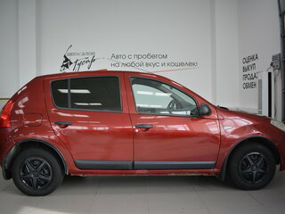 2012 Renault Sandero I, красный, 399000 рублей, вид 3