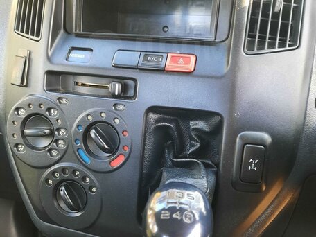 2017 Toyota TownAce, белый, 1999000 рублей, вид 3