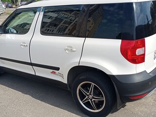 2012 Skoda Yeti I, белый, 1250000 рублей, вид 3