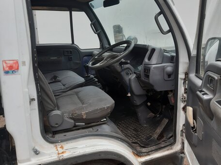 1992 Nissan Atlas, белый, 800000 рублей, вид 3