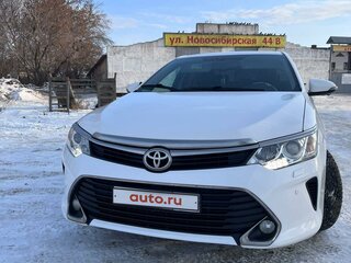 2017 Toyota Camry VII (XV50) Рестайлинг 2, белый, 2300000 рублей, вид 1