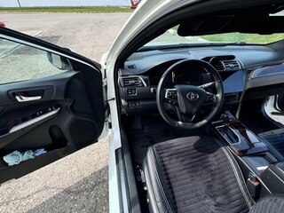 2015 Toyota Camry VII (XV50) Рестайлинг, белый, 1810000 рублей, вид 5