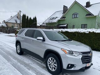 2018 Chevrolet Traverse II, серебристый, 2250000 рублей, вид 5