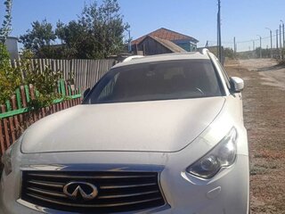 2012 Infiniti FX30d II (S51) Рестайлинг, белый, 2000000 рублей, вид 1