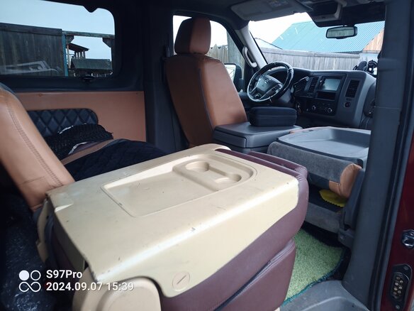 2012 Nissan NV-Series (1500/2500/3500), пурпурный, 2150000 рублей - вид 22