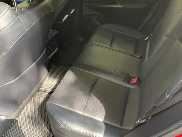 2020 Toyota Venza II, красный, 3900000 рублей - вид 10