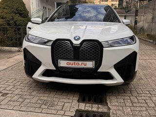 2022 BMW iX xDrive40 I (I20), белый, 7990000 рублей, вид 1