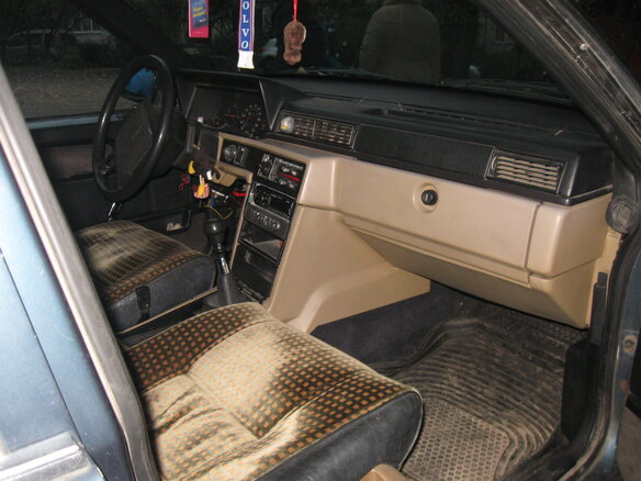 1989 Volvo 740, зелёный - вид 4