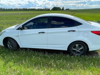 2014 Hyundai Solaris I, белый, 730000 рублей, вид 4