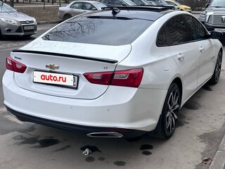 2017 Chevrolet Malibu IX, белый, 1450000 рублей, вид 2
