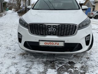2018 Kia Sorento III Prime Рестайлинг, белый, 3100000 рублей, вид 1