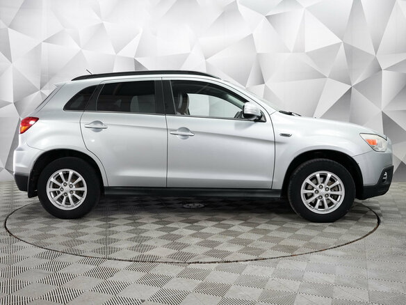 2011 Mitsubishi ASX I, серебристый, 921000 рублей - вид 5