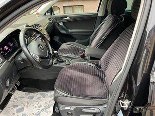 2019 Volkswagen Tiguan II, чёрный, 2490000 рублей, вид 5