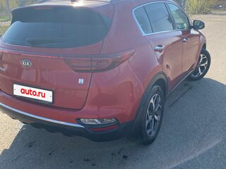 2019 Kia Sportage IV Рестайлинг, красный, 2320000 рублей, вид 3