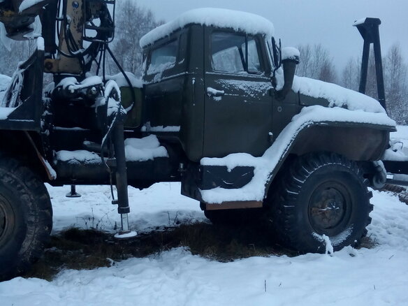 1989 Урал 4320, зелёный, 1200000 рублей